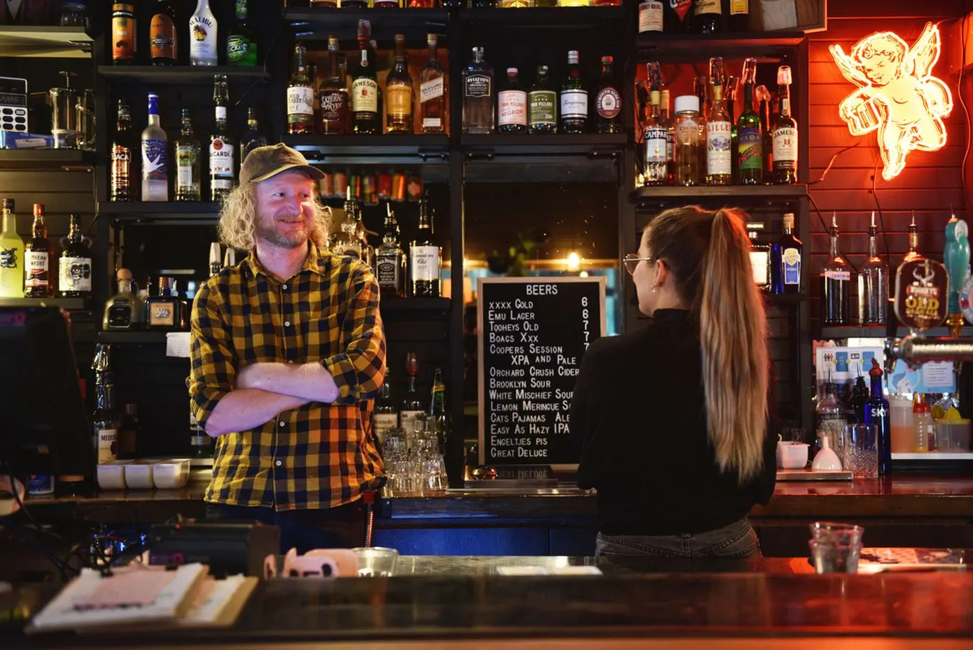 Lively night in Globe Lane