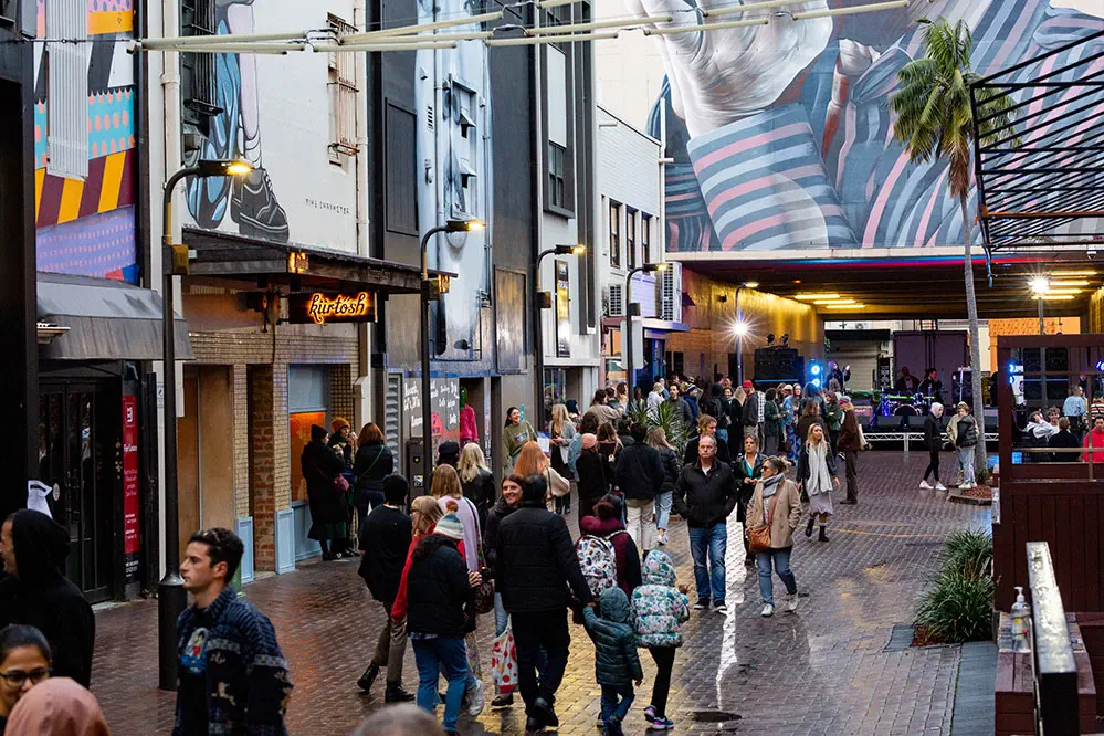 Globe Lane crowd at night